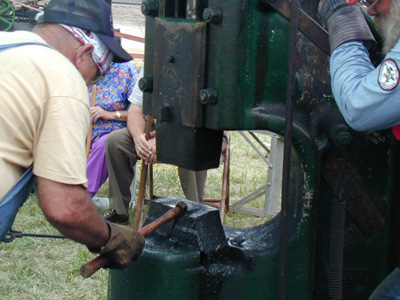 Positioning tools for the hammer.